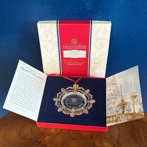 Vintage New in Box 2002 White House Historical Association Christmas Ornament